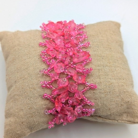Pink crystal chip beaded bracelet handmade - Picture 7 of 8